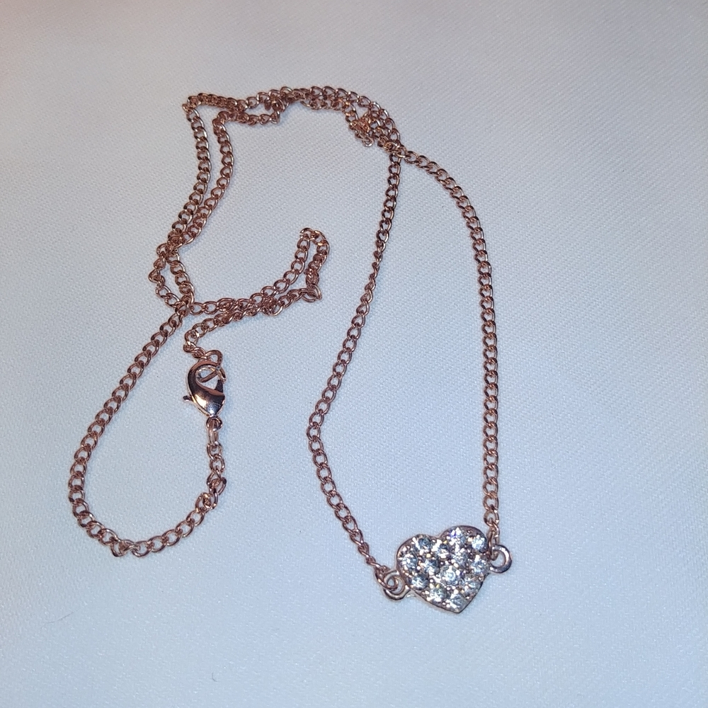 Rose gold tone necklace w/ heart & faux diamonds